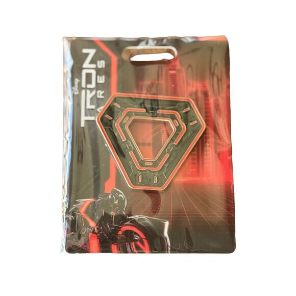 Disney Studio Store Hollywood DSSH Tron Ares Identity Disc LE 200 Pin 2025 DSSH - Picture 1 of 2
